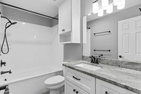 Bath - 3141 E Mimosa St #C, Springfield, MO 65804 photo 2 of 2