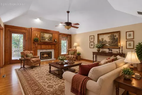 Living - 4530 S Harvard Ave, Springfield, MO 65804 photo 2 of 11