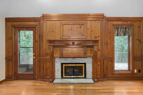 Living - 4530 S Harvard Ave, Springfield, MO 65804 photo 4 of 11