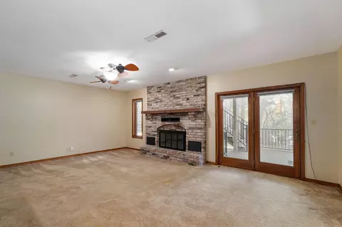 Living - 4530 S Harvard Ave, Springfield, MO 65804 photo 9 of 11