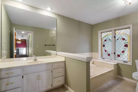 Bath - 4530 S Harvard Ave, Springfield, MO 65804 photo 4 of 7