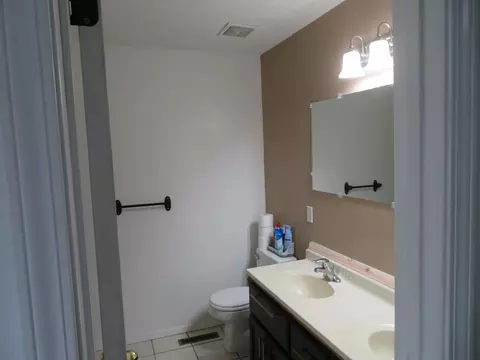 Bath - 110 Holly Ridge Rd, Willard, MO 65781 photo 1 of 3