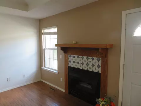 Living - 110 Holly Ridge Rd, Willard, MO 65781 photo 4 of 7