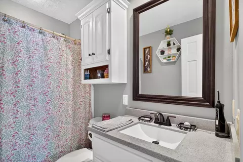 Bath - 608 S Cully Ave, Republic, MO 65738 photo 2 of 3