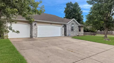 Exterior - 4833 N Kensington Dr, Ozark, MO 65721 photo 3 of 9