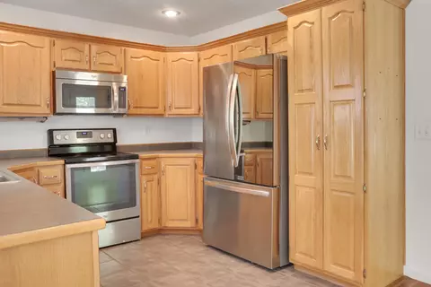 Kitchen - 4833 N Kensington Dr, Ozark, MO 65721 photo 2 of 3