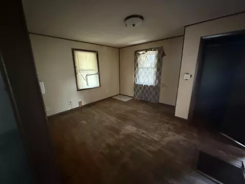 Living - 1701 W Chestnut St #2050 NETTLETON, Springfield, MO 65802 photo 2 of 2