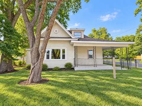 Exterior - 1701 W Chestnut St #2050 NETTLETON, Springfield, MO 65802 photo 1 of 5
