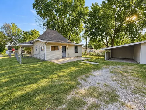 Exterior - 1701 W Chestnut St #2050 NETTLETON, Springfield, MO 65802 photo 3 of 5