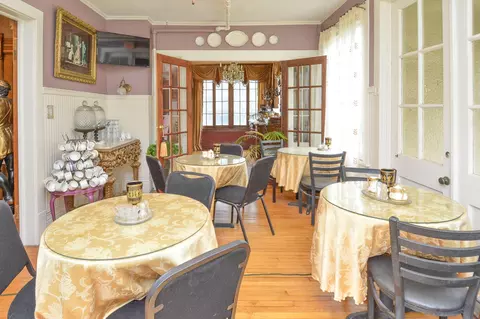 Dining - 924 N Main Ave, Springfield, MO 65802 photo 3 of 7