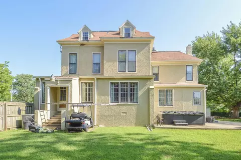 Exterior - 924 N Main Ave, Springfield, MO 65802 photo 10 of 13