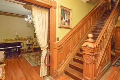 Entry Way - 924 N Main Ave, Springfield, MO 65802 photo 2 of 11
