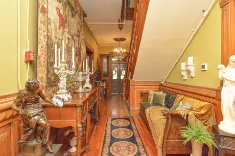 Entry Way - 924 N Main Ave, Springfield, MO 65802 photo 5 of 11