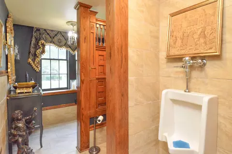 Bath - 924 N Main Ave, Springfield, MO 65802 photo 5 of 16