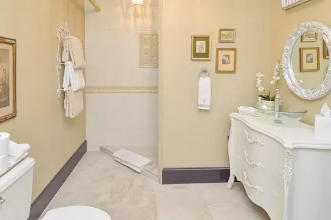 Bath - 924 N Main Ave, Springfield, MO 65802 photo 8 of 16