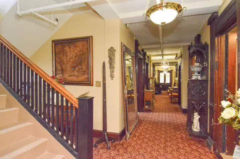 Entry Way - 924 N Main Ave, Springfield, MO 65802 photo 6 of 11