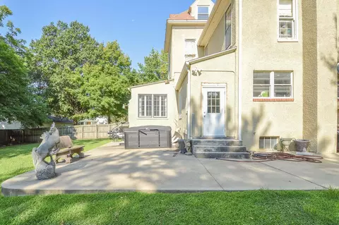Exterior - 924 N Main Ave, Springfield, MO 65802 photo 7 of 13