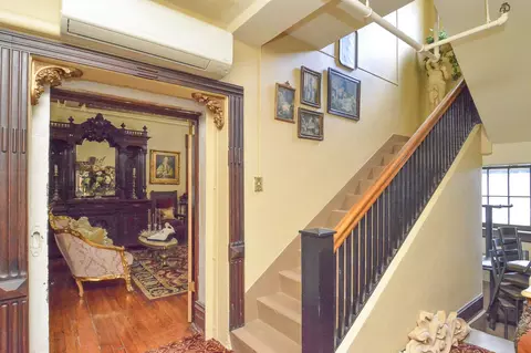 Entry Way - 924 N Main Ave, Springfield, MO 65802 photo 7 of 11