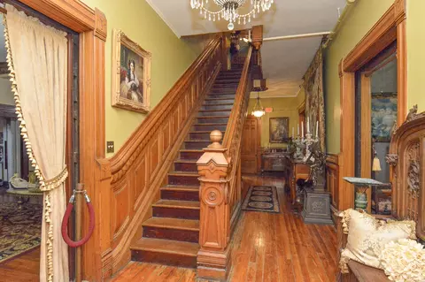 Entry Way - 924 N Main Ave, Springfield, MO 65802 photo 3 of 11