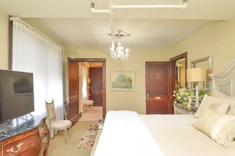 Bedroom - 924 N Main Ave, Springfield, MO 65802 photo 3 of 13