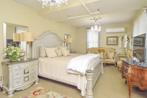 Bedroom - 924 N Main Ave, Springfield, MO 65802 photo 1 of 13