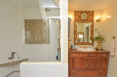 Bath - 924 N Main Ave, Springfield, MO 65802 photo 15 of 16