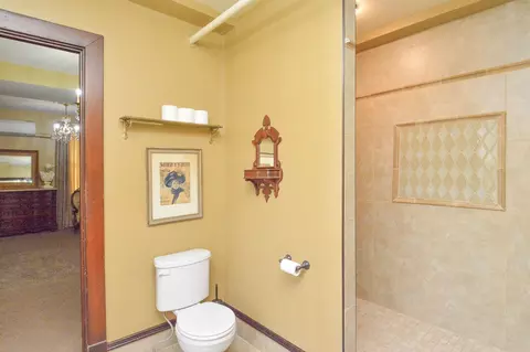 Bath - 924 N Main Ave, Springfield, MO 65802 photo 2 of 16