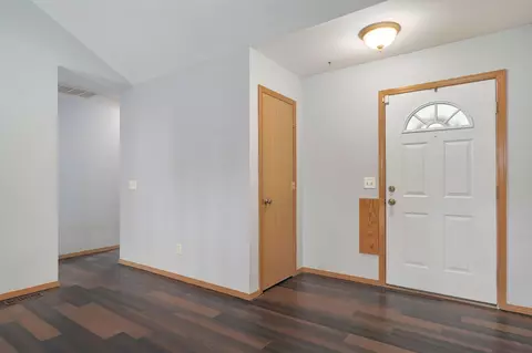 Entry Way - 1560 S Timbercreek Ave, Springfield, MO 65807 photo 1 of 2