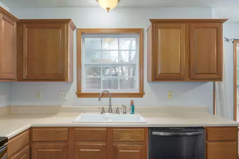 Kitchen - 1560 S Timbercreek Ave, Springfield, MO 65807 photo 3 of 3