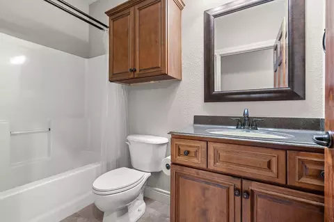 Bath - 56 Mountain View Ct, Branson West, MO 65737 photo 1 of 5