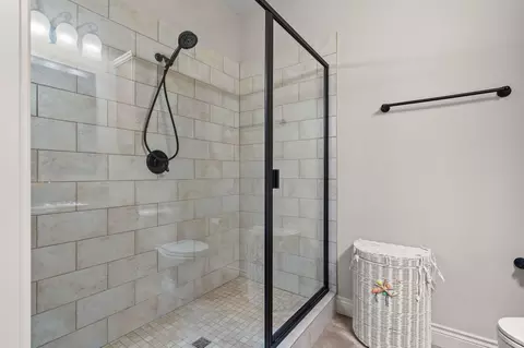 Bath - 56 Mountain View Ct, Branson West, MO 65737 photo 3 of 5