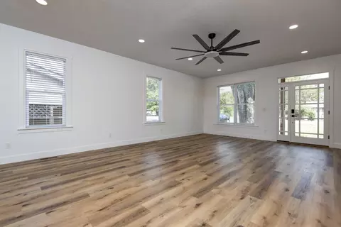 Living - 2930 W Olive St, Springfield, MO 65802 photo 2 of 5