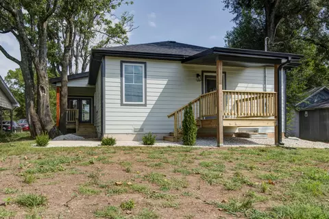 Exterior - 2930 W Olive St, Springfield, MO 65802 photo 4 of 6