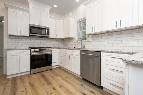Kitchen - 2930 W Olive St, Springfield, MO 65802 photo 1 of 6