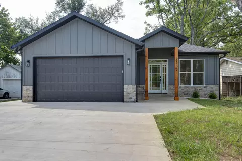 Exterior - 2930 W Olive St, Springfield, MO 65802 photo 6 of 6