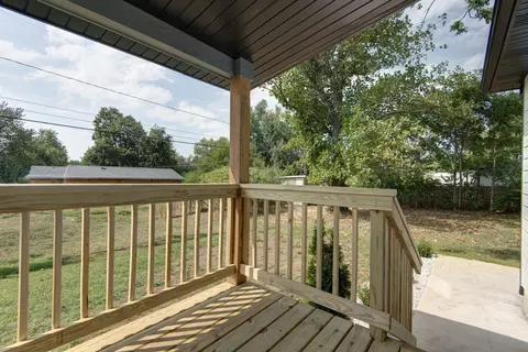 Exterior - 2930 W Olive St, Springfield, MO 65802 photo 3 of 6
