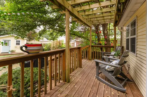 Exterior - 1410 E Stanford St, Springfield, MO 65804 photo 6 of 15