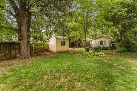 Exterior - 1410 E Stanford St, Springfield, MO 65804 photo 12 of 15