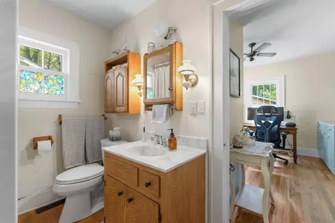 Bath - 1410 E Stanford St, Springfield, MO 65804 photo 1 of 2