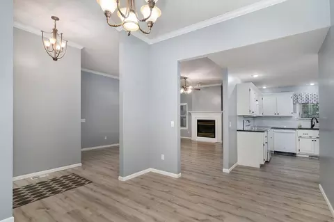 Entry Way - 515 N Ellen St, Nixa, MO 65714 photo 1 of 2