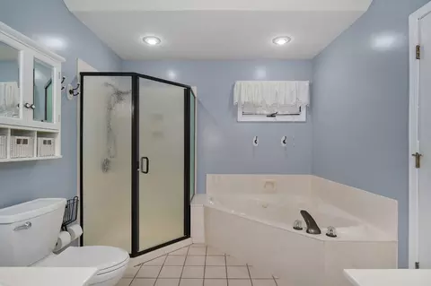 Bath - 515 N Ellen St, Nixa, MO 65714 photo 1 of 4