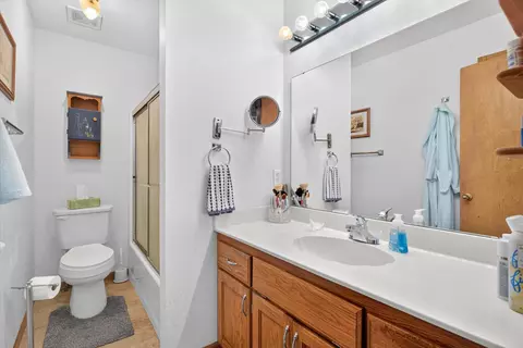 Bath - 4273 Highway P, Halfway, MO 65663 photo 1 of 3
