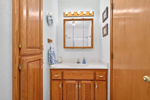 Bath - 4273 Highway P, Halfway, MO 65663 photo 3 of 3