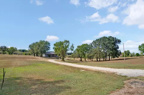 Exterior - 4273 Highway P, Halfway, MO 65663 photo 9 of 10