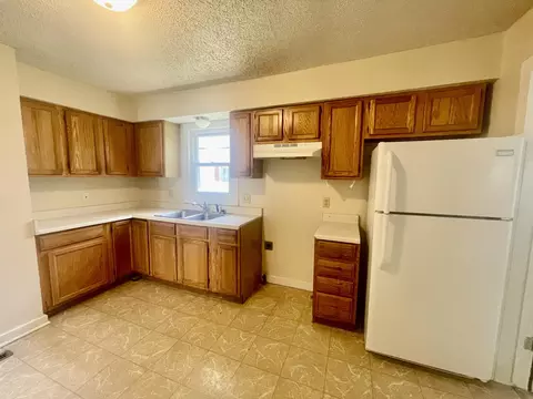 Kitchen - 2423 N Fremont Ave, Springfield, MO 65803 photo 2 of 3