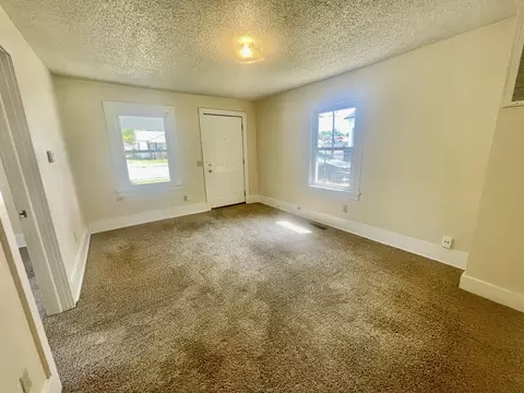 Living - 2423 N Fremont Ave, Springfield, MO 65803 photo 1 of 1