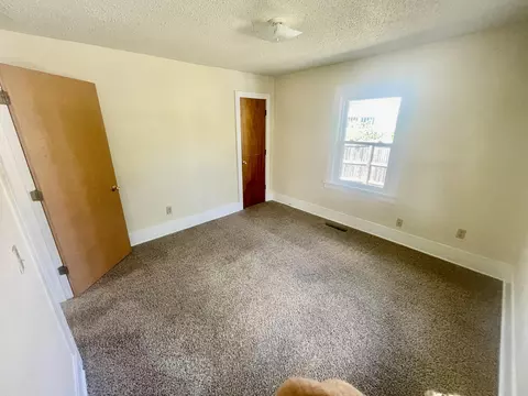 Bedroom - 2423 N Fremont Ave, Springfield, MO 65803 photo 2 of 2