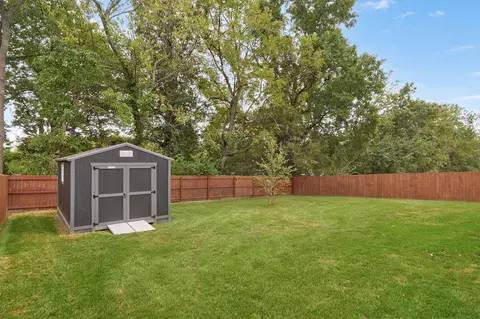 Exterior - 4898 S Sycamore Ave, Springfield, MO 65810 photo 7 of 10