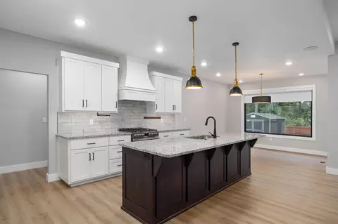 Kitchen - 4898 S Sycamore Ave, Springfield, MO 65810 photo 1 of 4