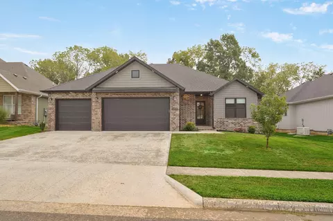 Exterior - 4898 S Sycamore Ave, Springfield, MO 65810 photo 2 of 10